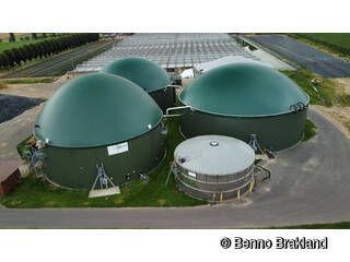 2021 - Übernahme einer Biogasanlage in Bonrechtern inkl. Gewächshäuser (10.Standort). Erwerb eines Grundstückes inkl. Schweinemastanlagen in Goldenstedt (11. Standort).